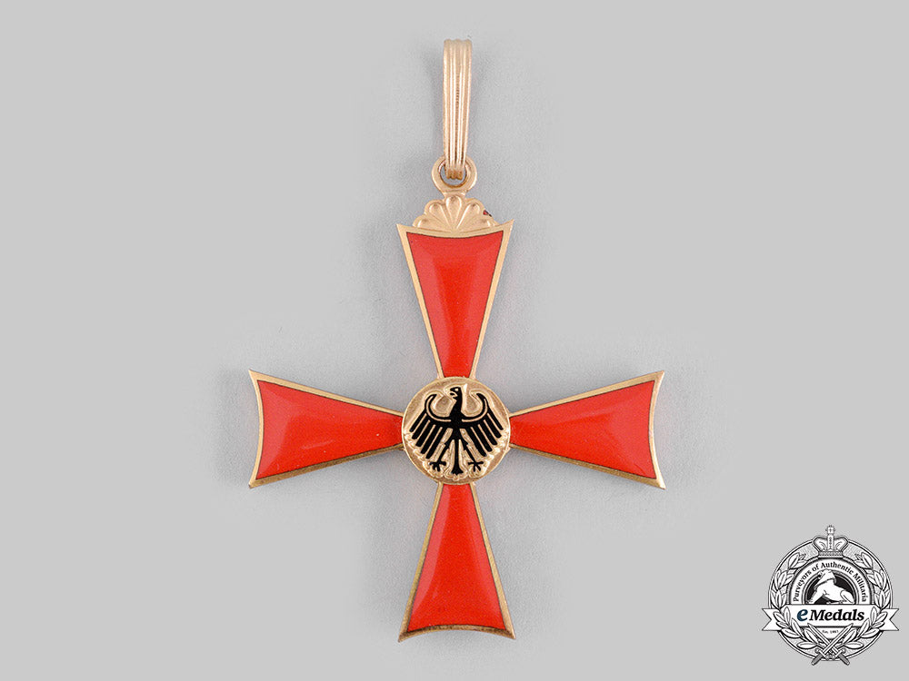 germany,_federal_republic._an_order_of_merit_of_the_federal_republic_of_germany,_commander’s_cross_with_case,_by_c.e._juncker_m19_17221
