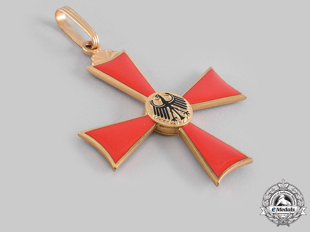 germany,_federal_republic._an_order_of_merit_of_the_federal_republic_of_germany,_commander’s_cross_with_case,_by_c.e._juncker_m19_17222