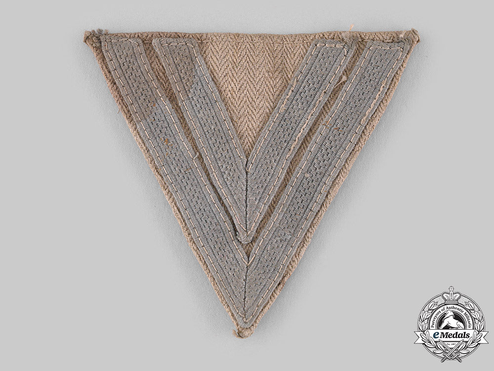 germany,_luftwaffe._an_obergefreiter’s_tropical_rank_chevron_m19_17267_1