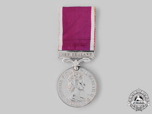 united_kingdom._an_army_long_service_and_good_conduct_medal_with_new_zealand_bar,_unnamed_m19_17715