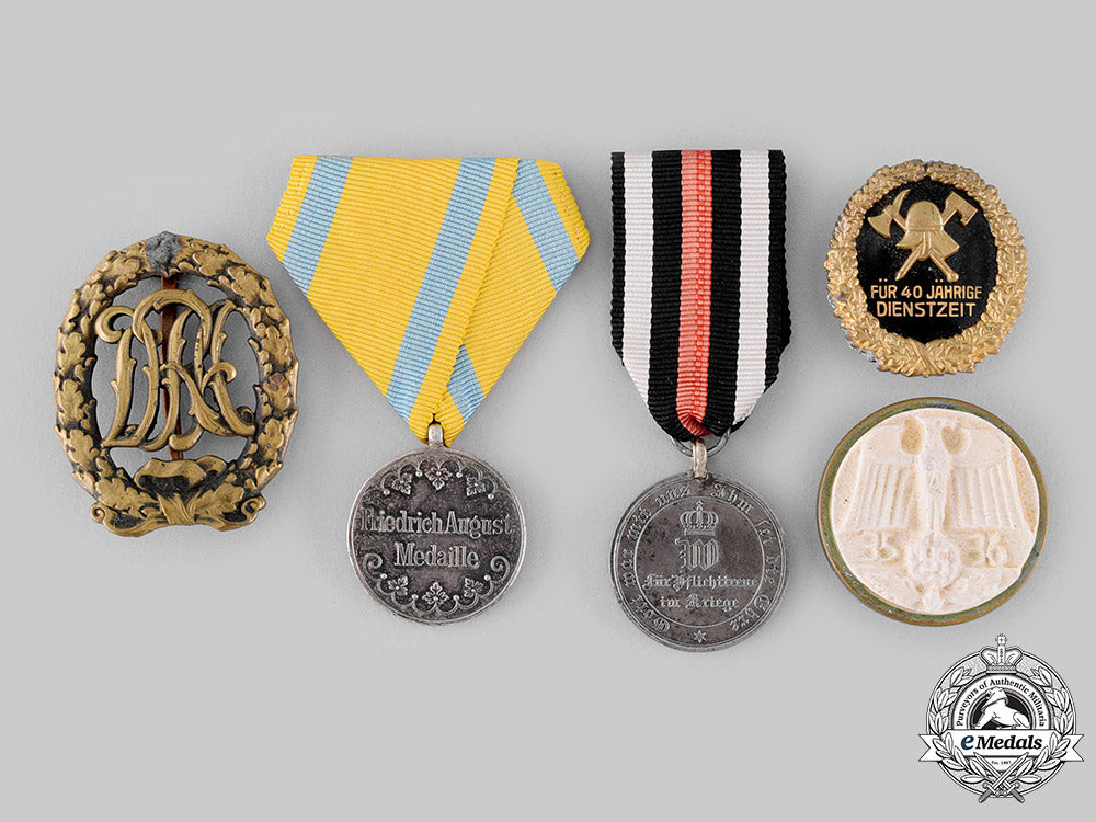 germany._a_mixed_lot_of_badges_and_medals_m19_18001