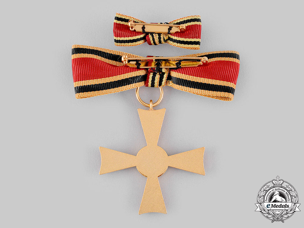 germany,_federal_republic._an_order_of_merit_of_the_federal_republic_of_germany,_ladies_merit_cross,_by_steinhauer&_lück_m19_18035