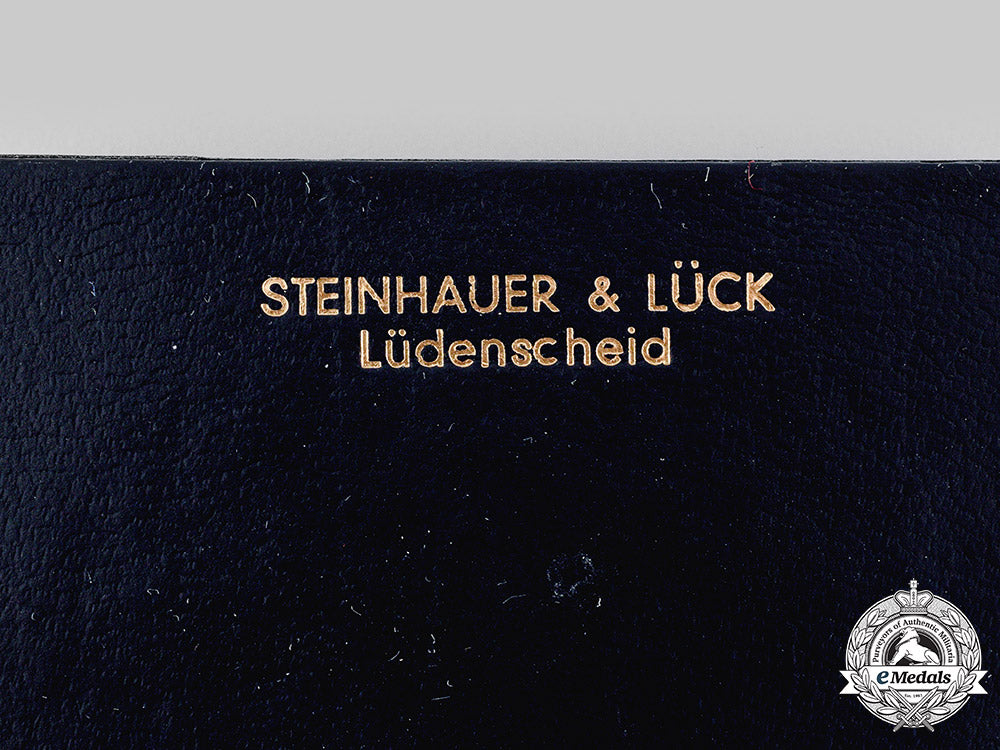 germany,_federal_republic._an_order_of_merit_of_the_federal_republic_of_germany,_ladies_merit_cross,_by_steinhauer&_lück_m19_18041