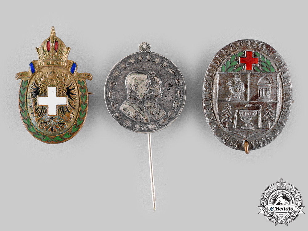 hungary,_kingdom._a_cased_salesman's_display_of_war_medals1914-17,_by_richard_adolf_zutt_m19_18118