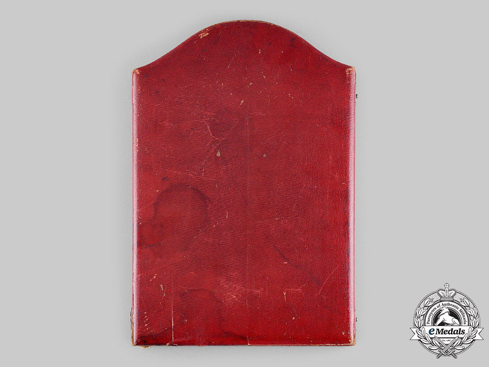 hungary,_kingdom._a_cased_salesman's_display_of_war_medals1914-17,_by_richard_adolf_zutt_m19_18124
