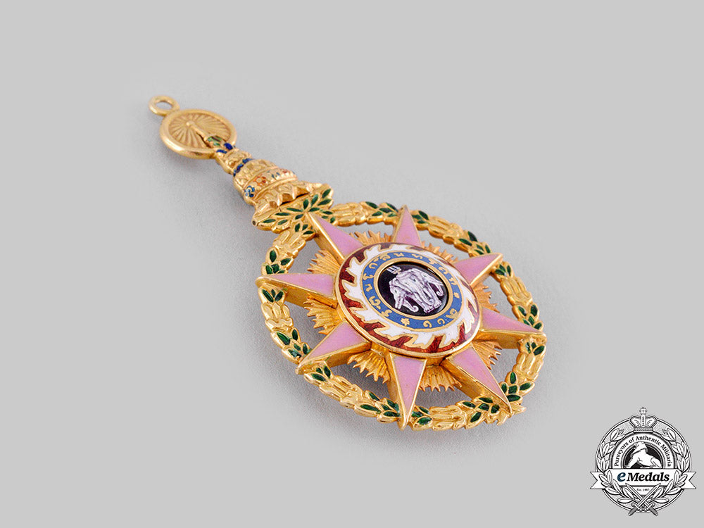 thailand,_kingdom._a_most_illustrious_order_of_chula_chom_klao_in_gold,_iii_class_officer_m19_18140