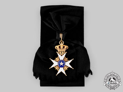 sweden,_kingdom._an_order_of_the_north_star_in_gold,_i_class_grand_cross_badge(_kmstkno),_by_c.f._carlman,_c.1915_m19_18181