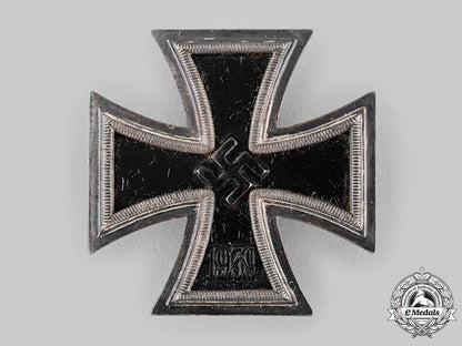 germany,_wehrmacht._a1939_iron_cross_i_class,_with_case_by_b.h._mayer_m19_18280