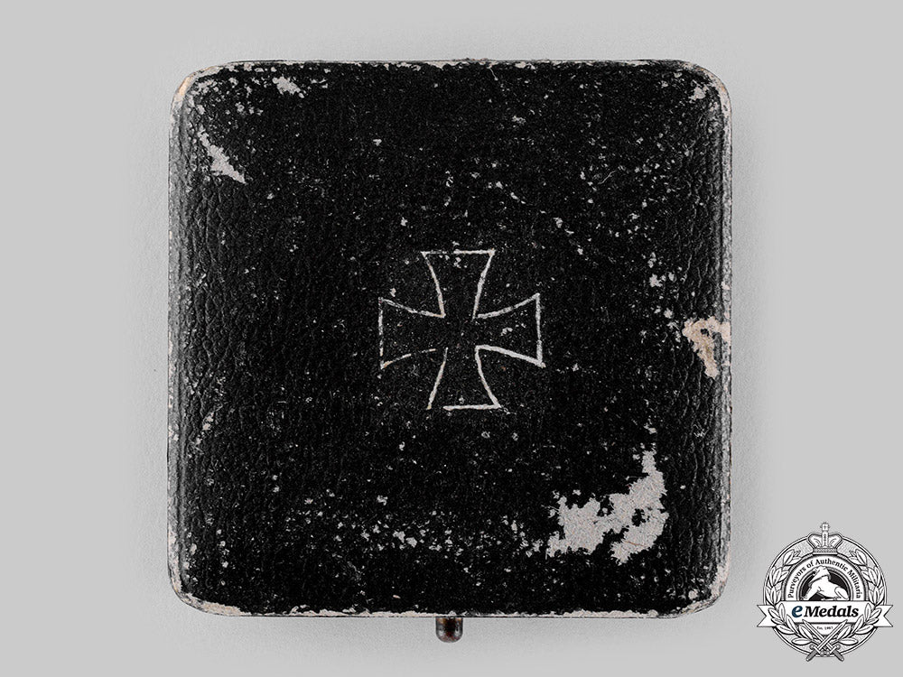 germany,_wehrmacht._a1939_iron_cross_i_class,_with_case_by_b.h._mayer_m19_18285