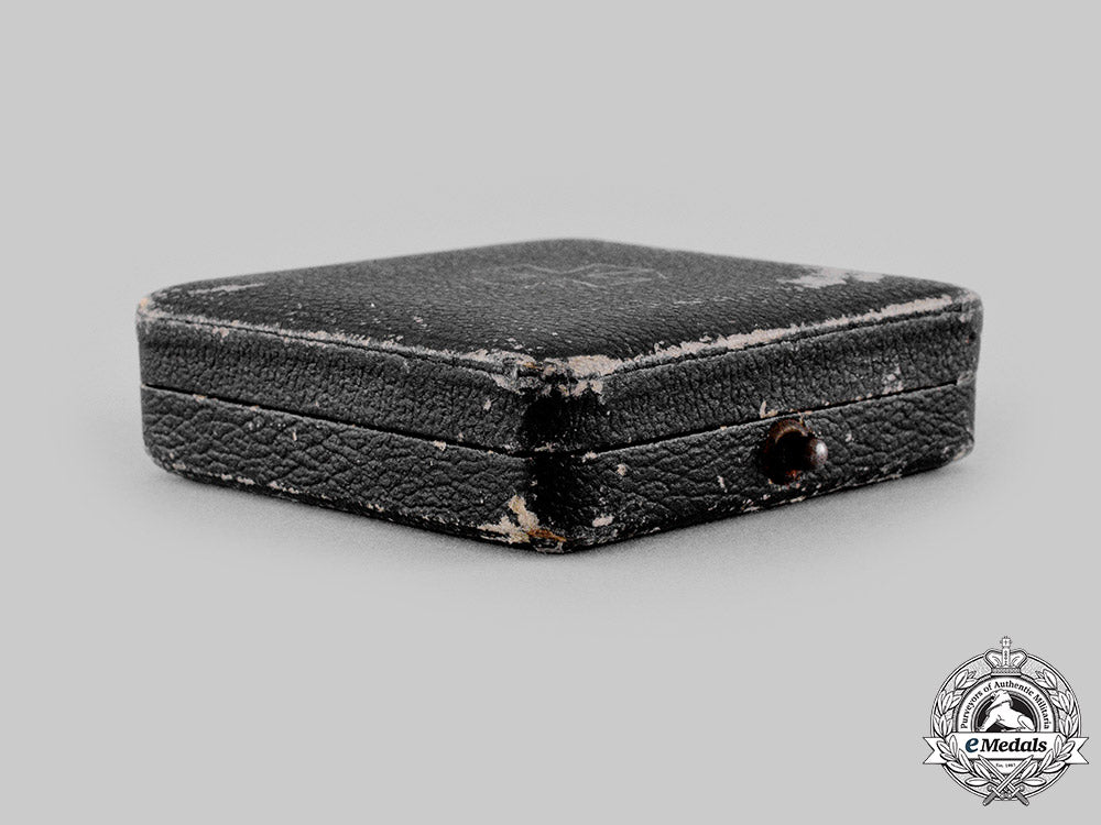 germany,_wehrmacht._a1939_iron_cross_i_class,_with_case_by_b.h._mayer_m19_18286