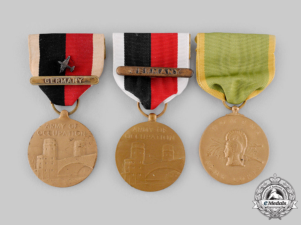 united_states._a_lot_of_second_war_service_medals_m19_18336