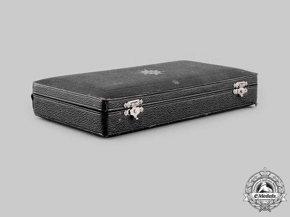 united_kingdom._an_order_of_st._john,_knight_of_grace_set_case,_c.1918_m19_18363
