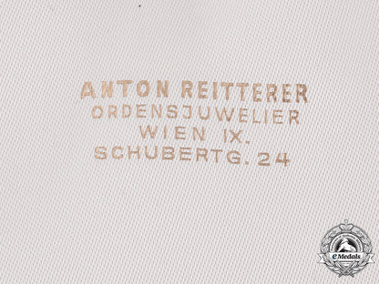 austria,_republic._an_honour_badge_for_merit_of_the_republic_of_austria,_grand_cross_case,_c.1955_m19_18370