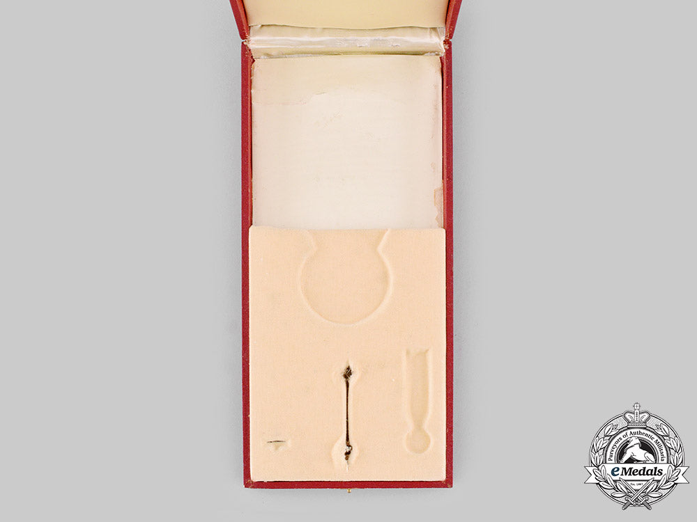 international._a_sovereign_military_hospitaller_order_of_saint_john_of_jerusalem,_of_rhodes_and_of_malta,_i_class_grand_cross_case_m19_18414