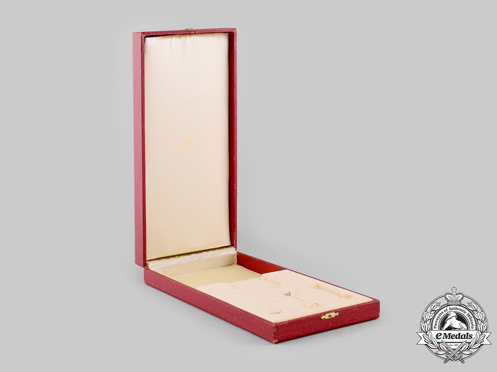 international._a_sovereign_military_hospitaller_order_of_saint_john_of_jerusalem,_of_rhodes_and_of_malta,_i_class_grand_cross_case_m19_18416