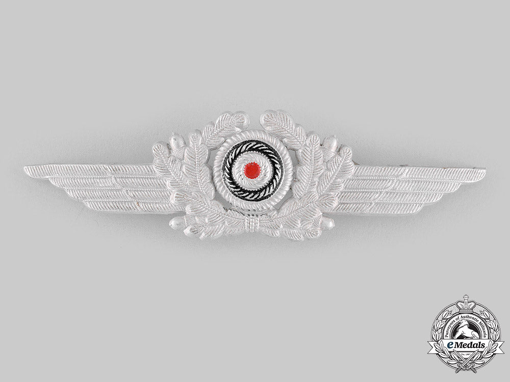 germany,_luftwaffe._a_set_of_visor_cap_insignia_m19_18576