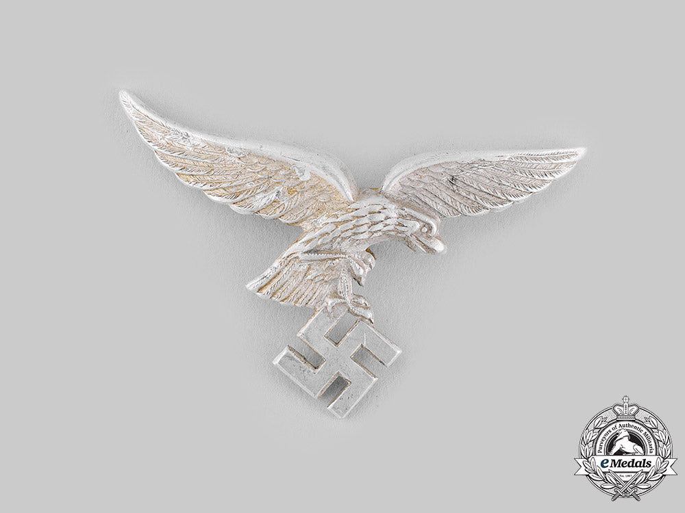 germany,_luftwaffe._a_set_of_visor_cap_insignia_m19_18578