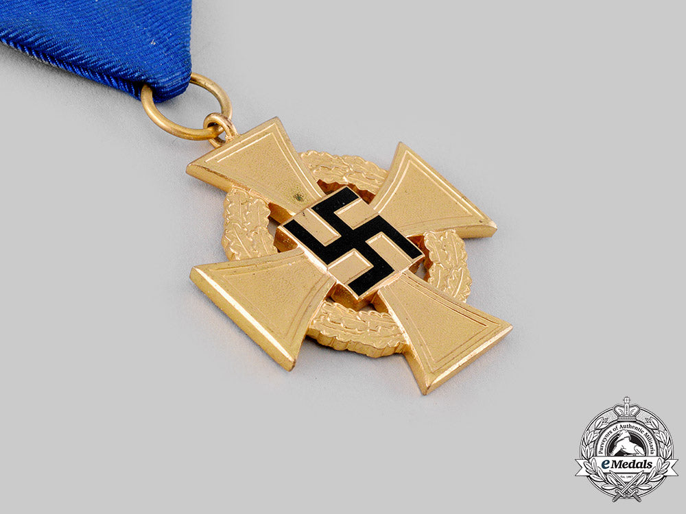 germany,_third_reich._a_civil_service40-_year_long_faithful_service_medal_m19_18959