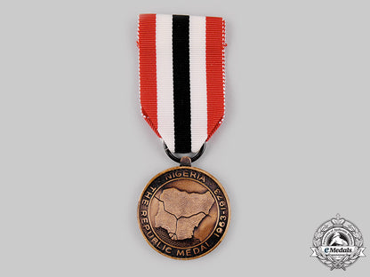 nigeria,_federal_republic._a_medal_for_the_tenth_anniversary_of_the_republic1963-1973_m19_18993