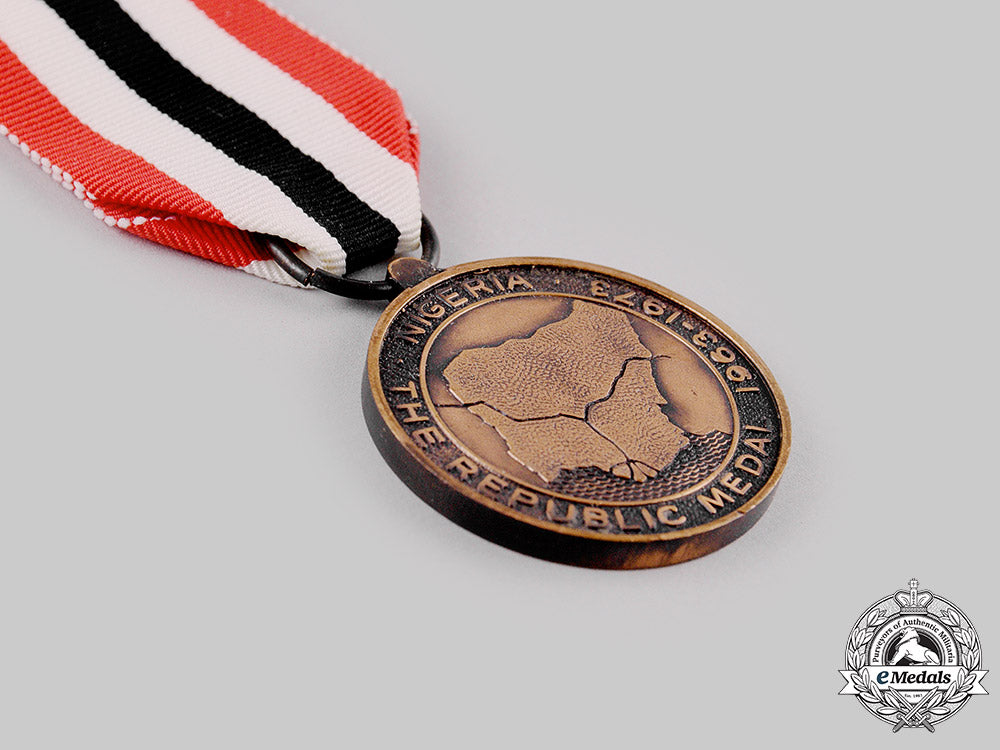 nigeria,_federal_republic._a_medal_for_the_tenth_anniversary_of_the_republic1963-1973_m19_18995