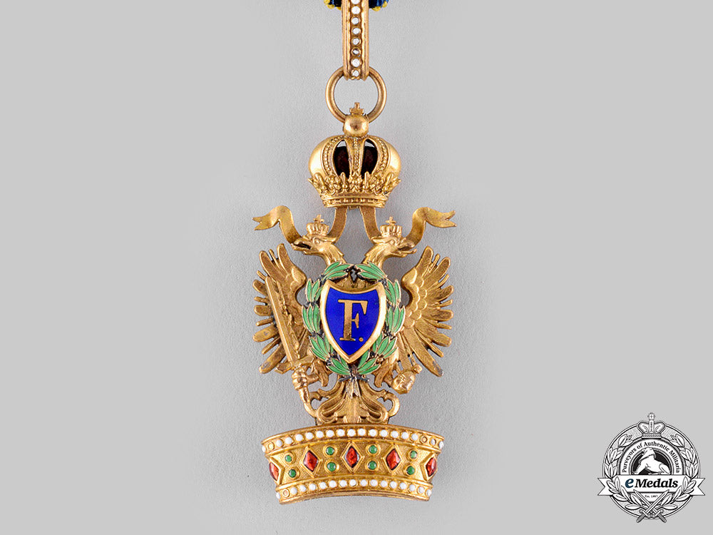 austria,_imperial._an_order_of_the_iron_crown,2_nd_class_small_decoration_with_lesser_war_decoration(_rothe_copy)_m19_19169