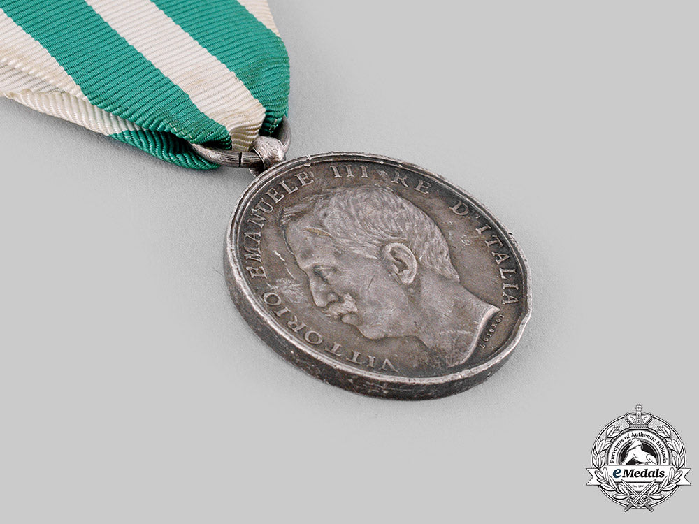 italy,_kingdom._a_medal_for_the_messina(_calabria-_sicilian)_earthquake1908_m19_19453_1