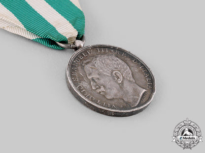 italy,_kingdom._a_medal_for_the_messina(_calabria-_sicilian)_earthquake1908_m19_19453_1