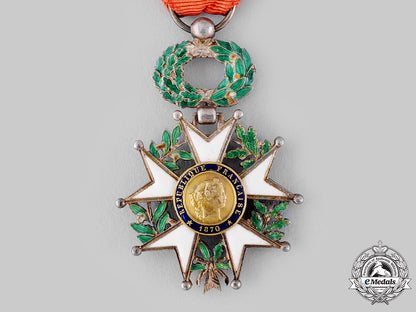 france,_iii_republic._an_order_of_the_legion_of_honour,_v_class_knight,_c.1945_m19_19458