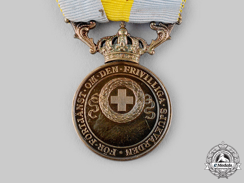 sweden,_kingdom._a_royal_red_cross_merit_medal_for_volunteers,_by_c.f.carlman_m19_19480