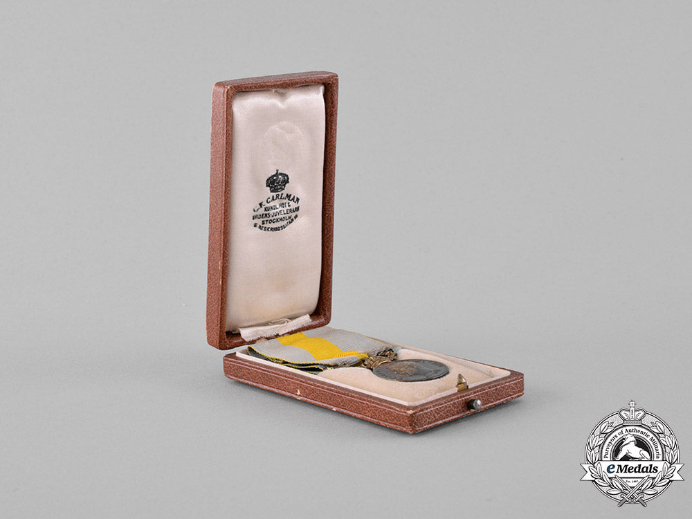 sweden,_kingdom._a_royal_red_cross_merit_medal_for_volunteers,_by_c.f.carlman_m19_19483