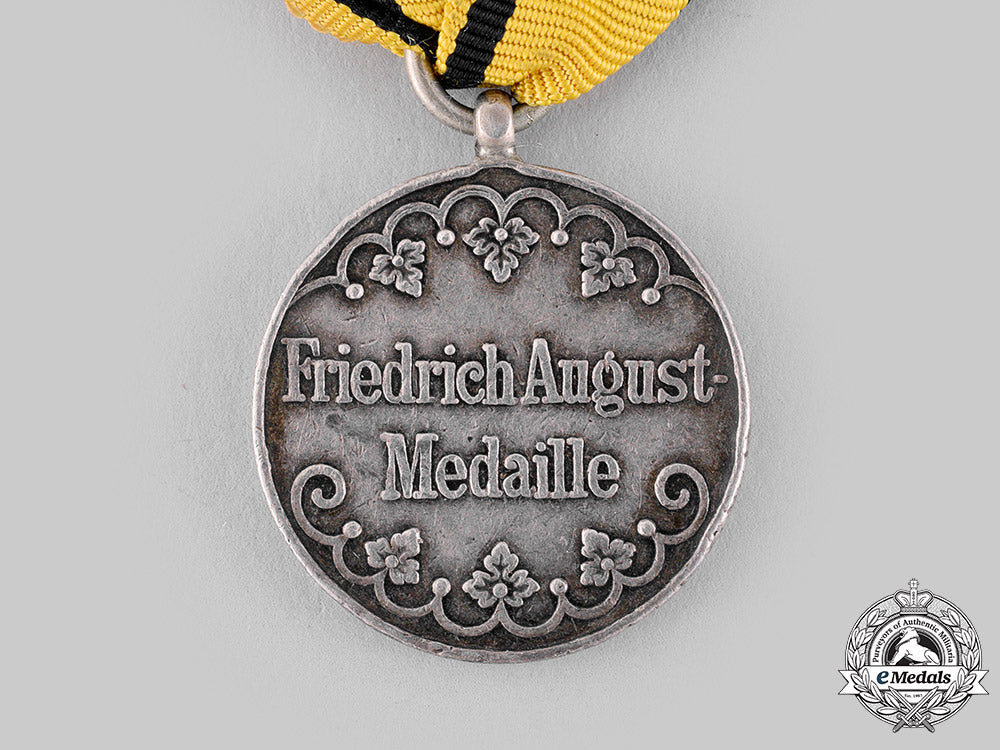 saxony,_kingdom._a_friedrich_august_medal,_silver,_with_world_war_clasp_m19_19753