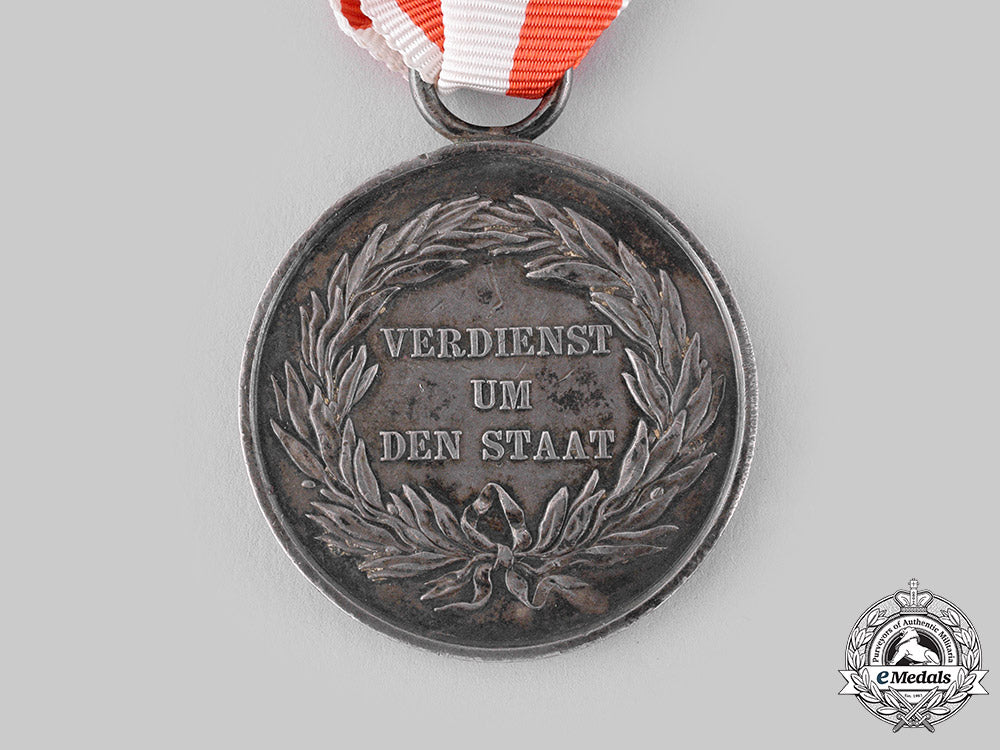 prussia,_kingdom._a_general_merit_medal,_ii_class_with_case,_c.1900_m19_19786_1