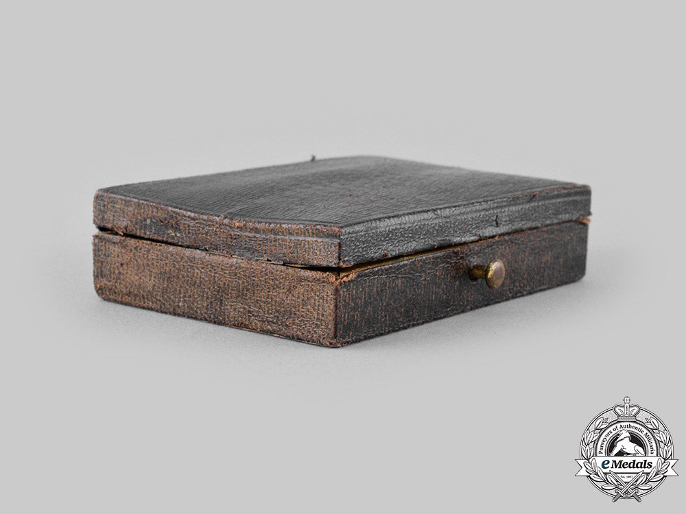 prussia,_kingdom._a_general_merit_medal,_ii_class_with_case,_c.1900_m19_19788_1