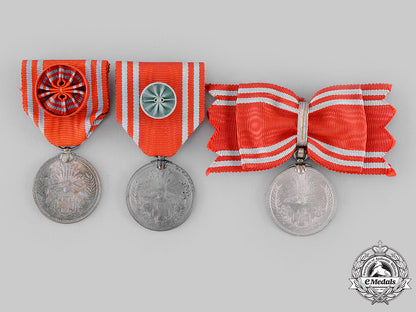 japan,_empire._three_japanese_red_cross_society_medals_m19_19895