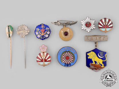 japan,_empire._a_lot_of_nine_badges&_insignia_m19_19989