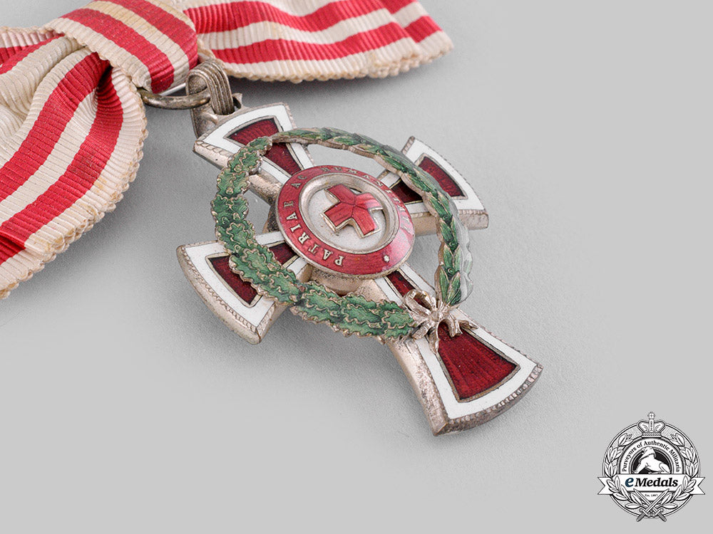 austria,_imperial._an_order_of_the_red_cross,_ii_class_cross_with_war_decoration,_ladies_issue(_rothe_copy)_m19_20007