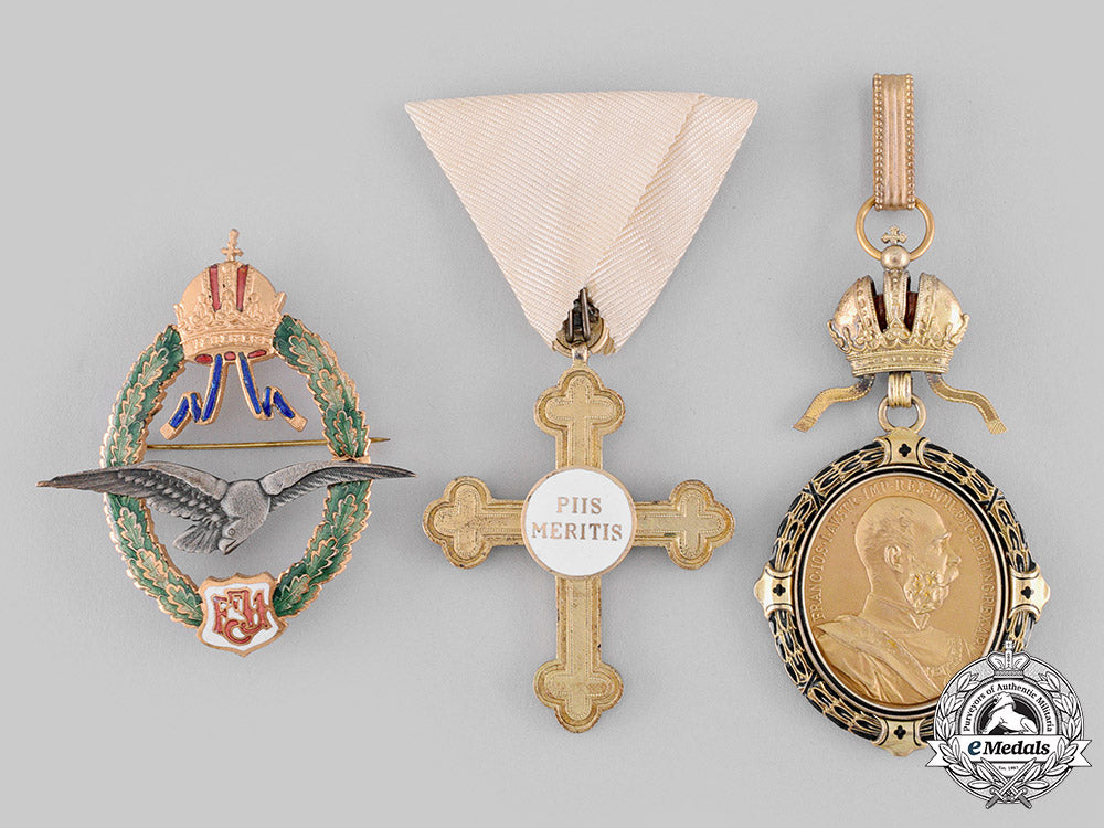 austria,_imperial._a_lot_of_three_badges&_decorations(_collectors_copies)_m19_20071