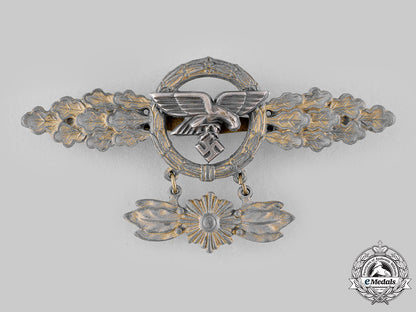 germany,_luftwaffe._a_front_flying_clasp_for_transport_pilots,_with_hanger,_gold_grade_m19_20268