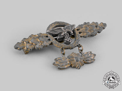 germany,_luftwaffe._a_front_flying_clasp_for_transport_pilots,_with_hanger,_gold_grade_m19_20270
