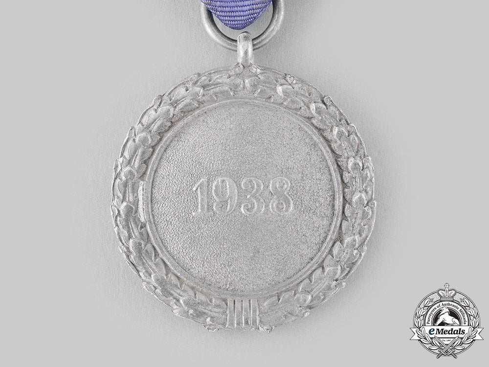germany,_third_reich._an_air_defence_medal,_ii_class_with_case_m19_20276_1_1