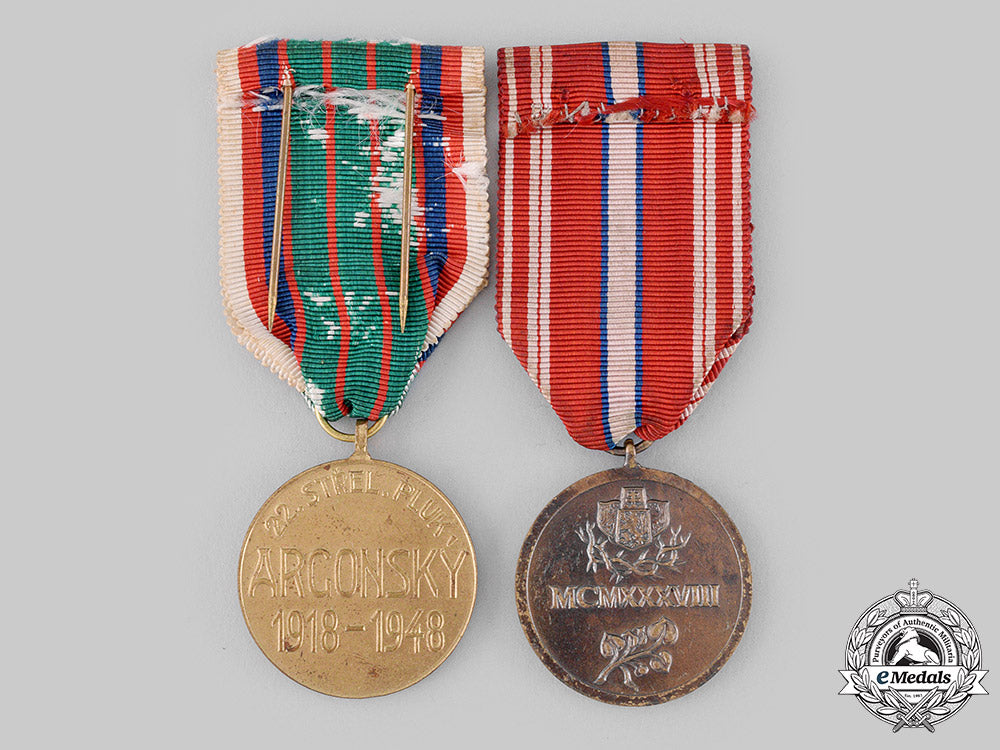 czechoslovakia,_republic._two_awards&_decorations_m19_20315