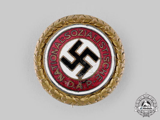 germany,_nsdap._a_golden_party_badge,_by_deschler&_sohn,_nskk(_motorsturm1)_m19_20362
