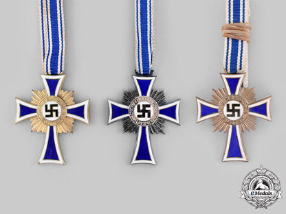 germany,_third_reich._a_lot_of_honour_crosses_of_the_german_mother,_all_grades_m19_20474