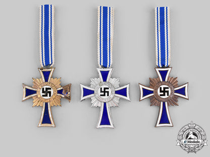 germany,_third_reich._a_lot_of_honour_crosses_of_the_german_mother,_all_grades_m19_20513_1
