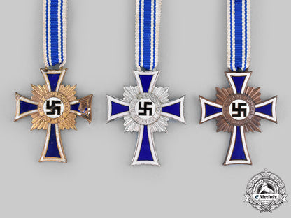 germany,_third_reich._a_lot_of_honour_crosses_of_the_german_mother,_all_grades_m19_20514_1