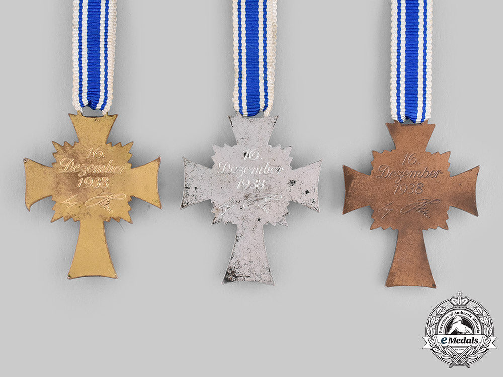 germany,_third_reich._a_lot_of_honour_crosses_of_the_german_mother,_all_grades_m19_20515_1