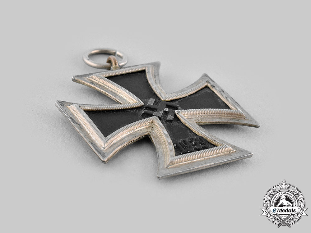 germany,_wehrmacht._a1939_iron_cross_ii_class_with_ribbon_bar_m19_20535