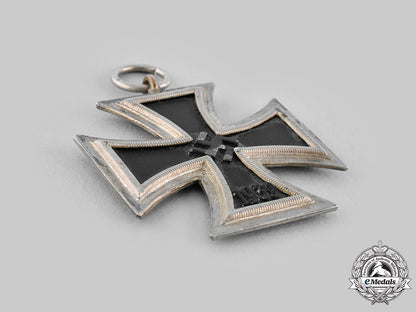 germany,_wehrmacht._a1939_iron_cross_ii_class_with_ribbon_bar_m19_20535