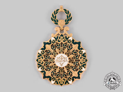 algeria,_republic._a_national_order_of_merit,_dignity_for_the_chancellor_of_the_order,_amid_class_collar_m19_20547_1_1_1_1