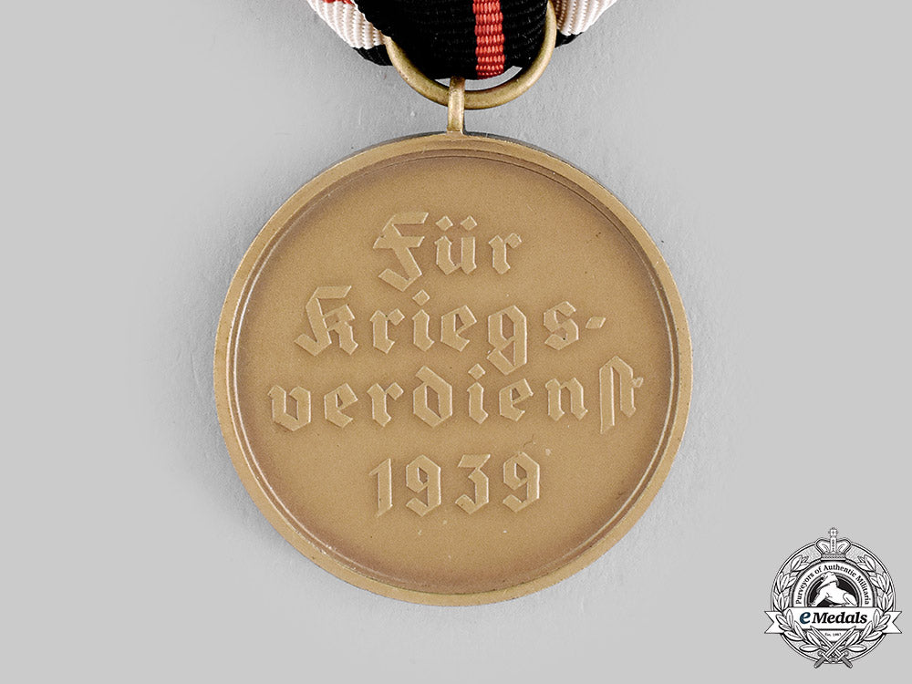 germany,_wehrmacht._a_war_merit_medal,_with_package_of_issue,_by_frank&_reif_m19_20634